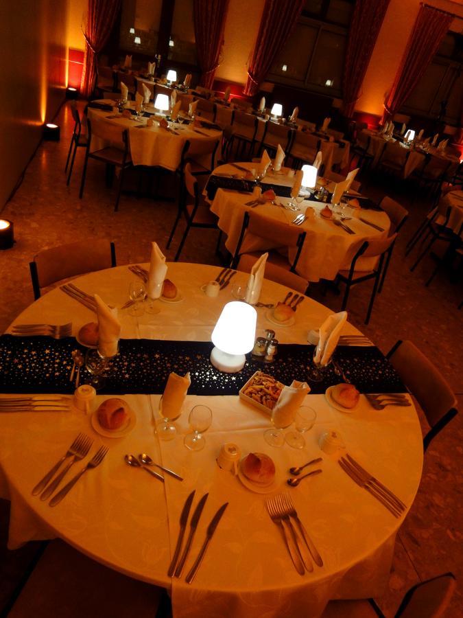 Hotel Restaurant La Grenouillere Vitre  Luaran gambar